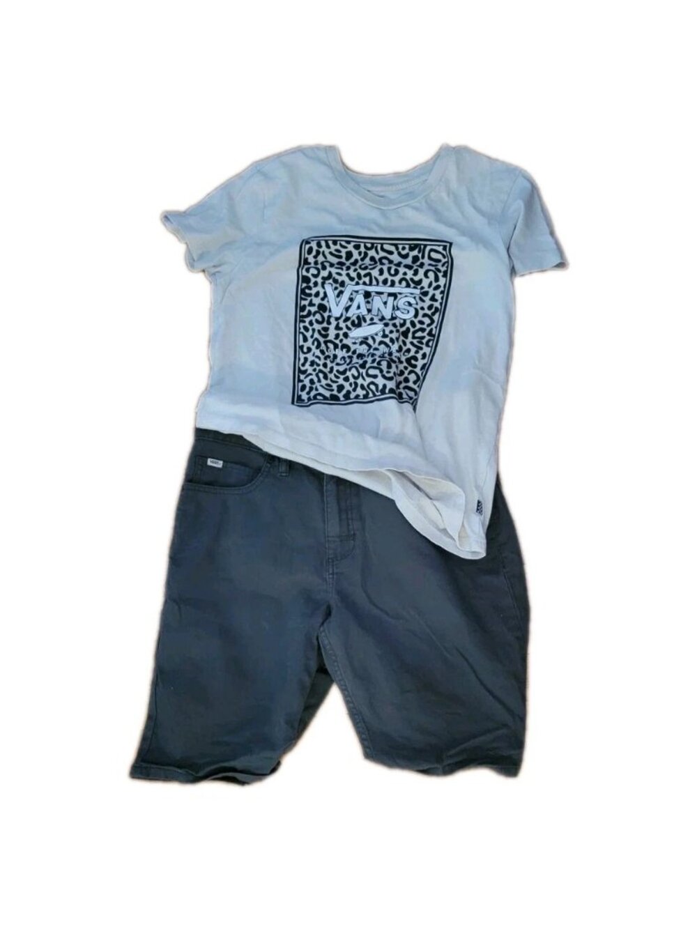 VANS Boy's Off The Wall Short Sleeve T-Shirt Medium with size 30 shorts outfit